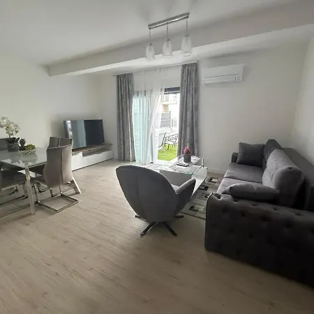 M-m Ποντστράνα